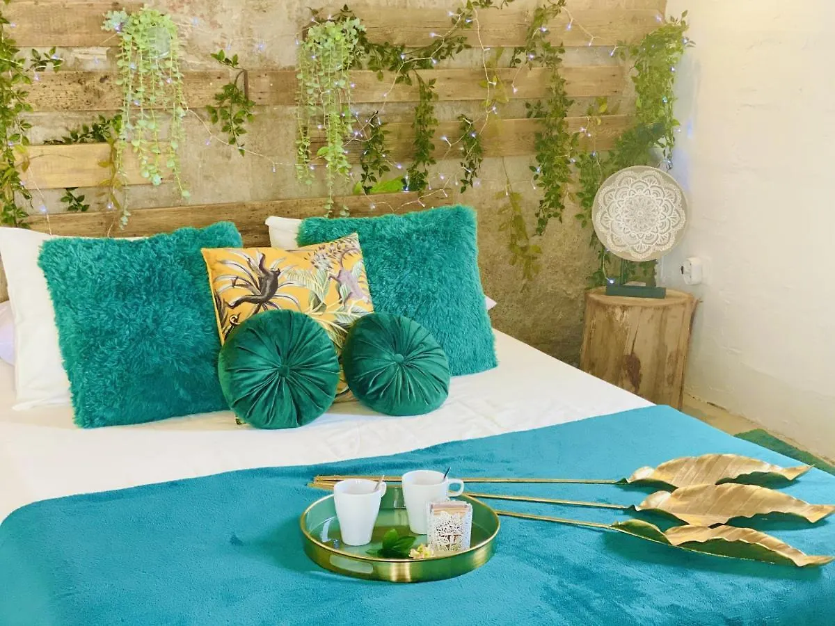 Amani Suite Con Jacuzzi Piscina Y Naturaleza Buzanada 0*,